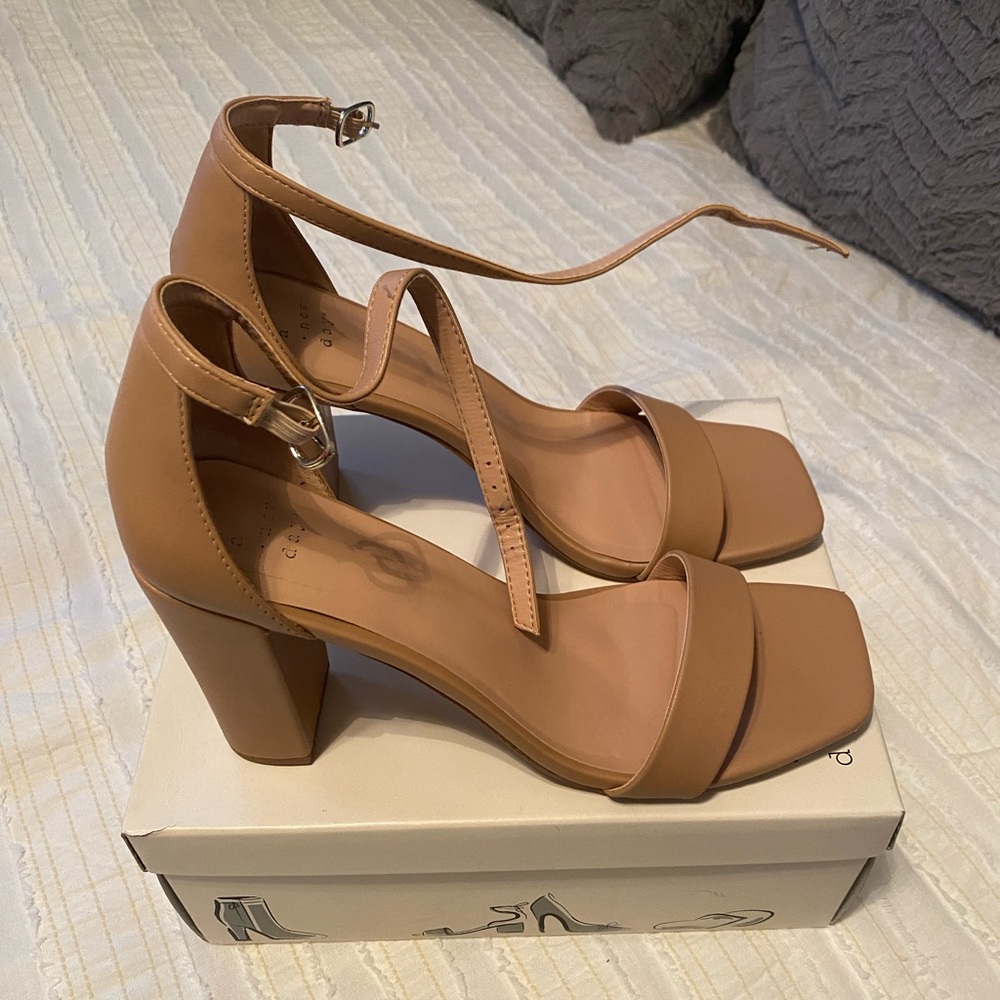 Nude Heels Womens Size 10